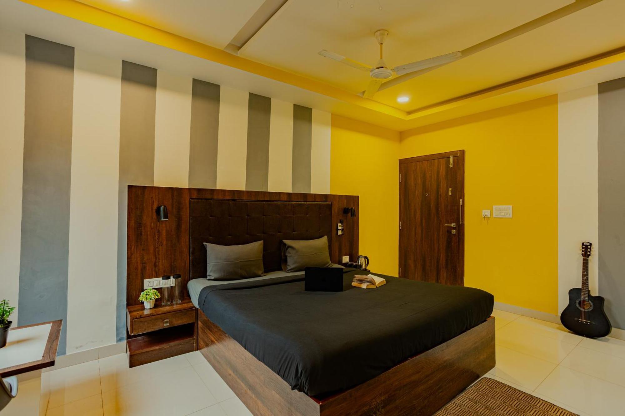 The Hosteller Gokarna Gokarna  Bagian luar foto