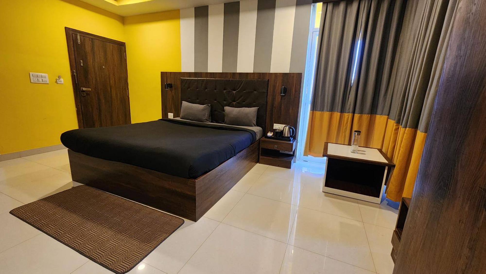 The Hosteller Gokarna Gokarna  Bagian luar foto